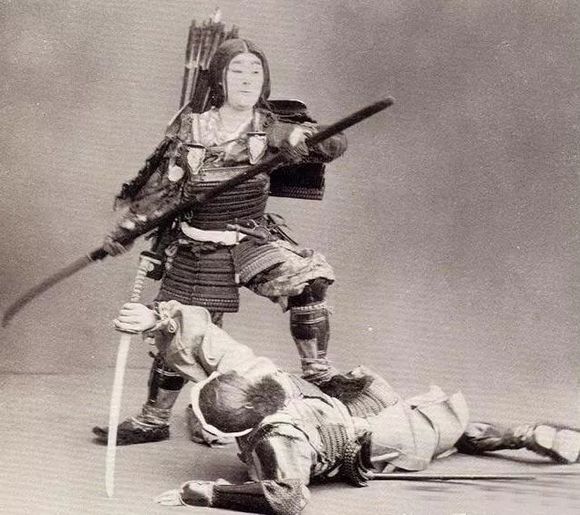 日本女武士本多小松-出得厅堂上得战场 日本女武士揭秘