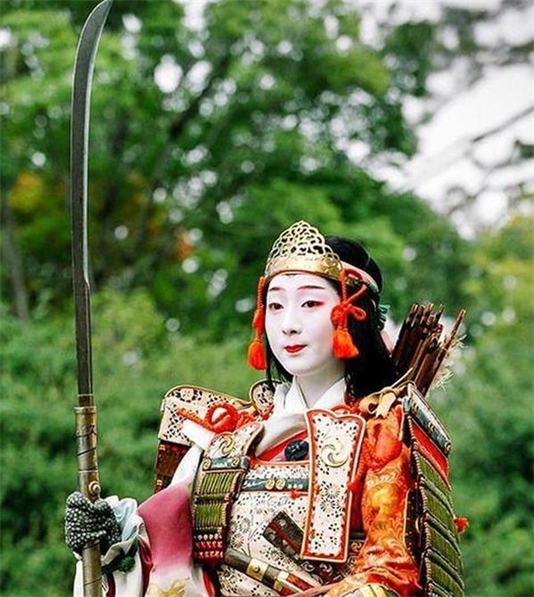 出得厅堂上得战场 日本女武士揭秘